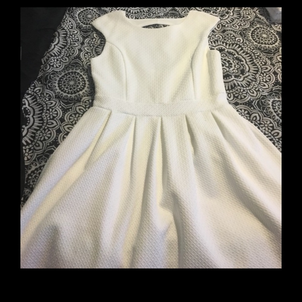Women’s white midi dress